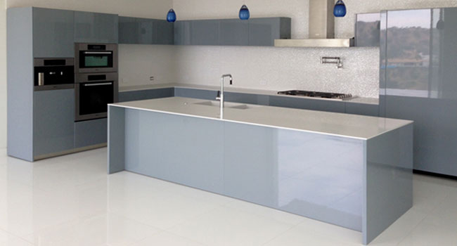 Kitchen design: Modern kitchen with island 