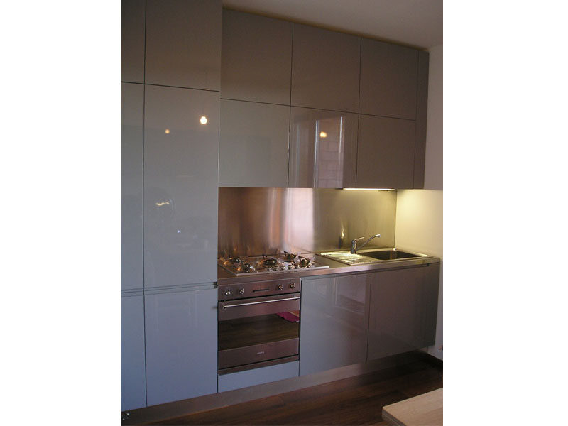 Kitchen cabinets in grey high-gloss lacquer - Made in Italy