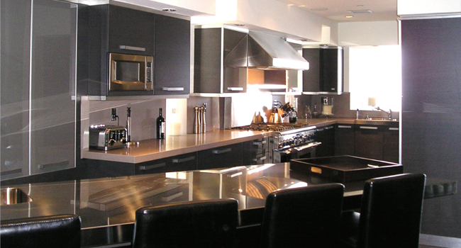 progettazione cucine: cucine moderna in finitura ciliegio