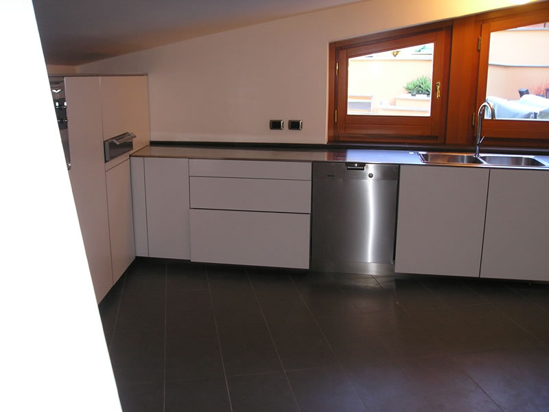 Cucina laccata su misura